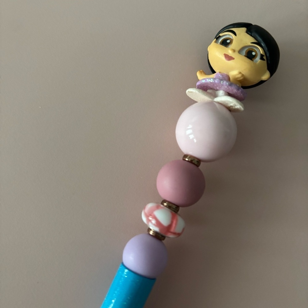 Disney Doorables: Mulan: Mulan ballet handmade beaded pen